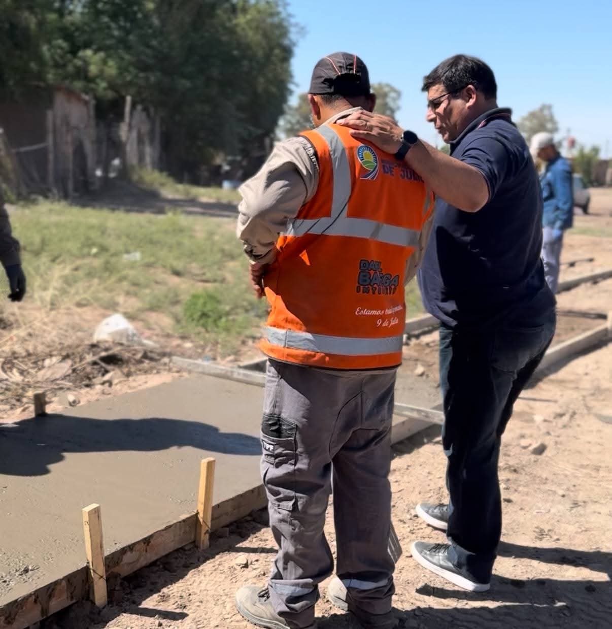 Los empleados municipales de 9 de Julio, le presentaron un petitorio al intendente Banega