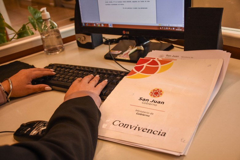 Gobierno informó cómo tramitar declaraciones juradas de Residencia, Convivencia y Supervivencia