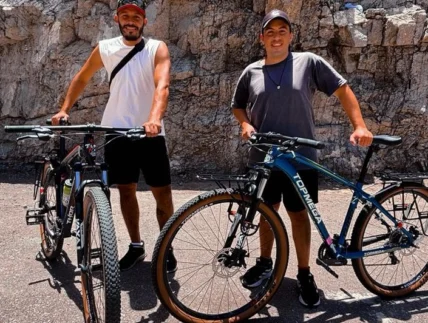 Los sanjuaninos viajan a bordo de modelos Top Mega Thor, equipadas especialmente.