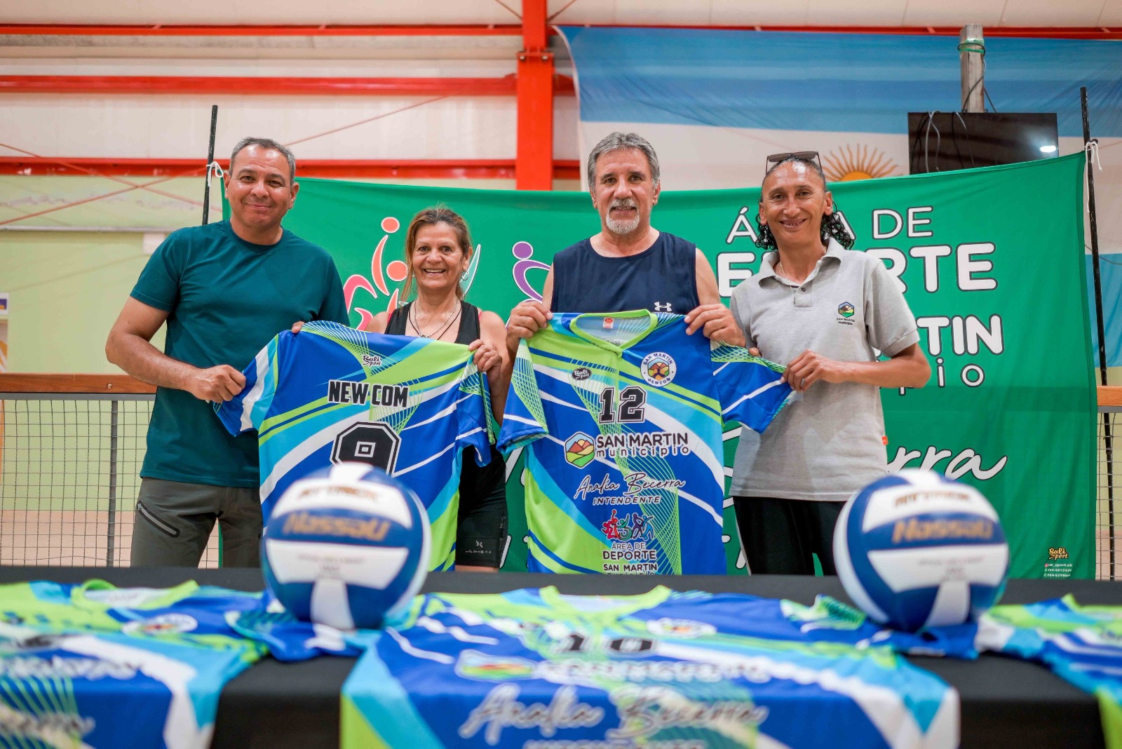 San Martín entregó nueva indumentaria a equipos deportivos locales