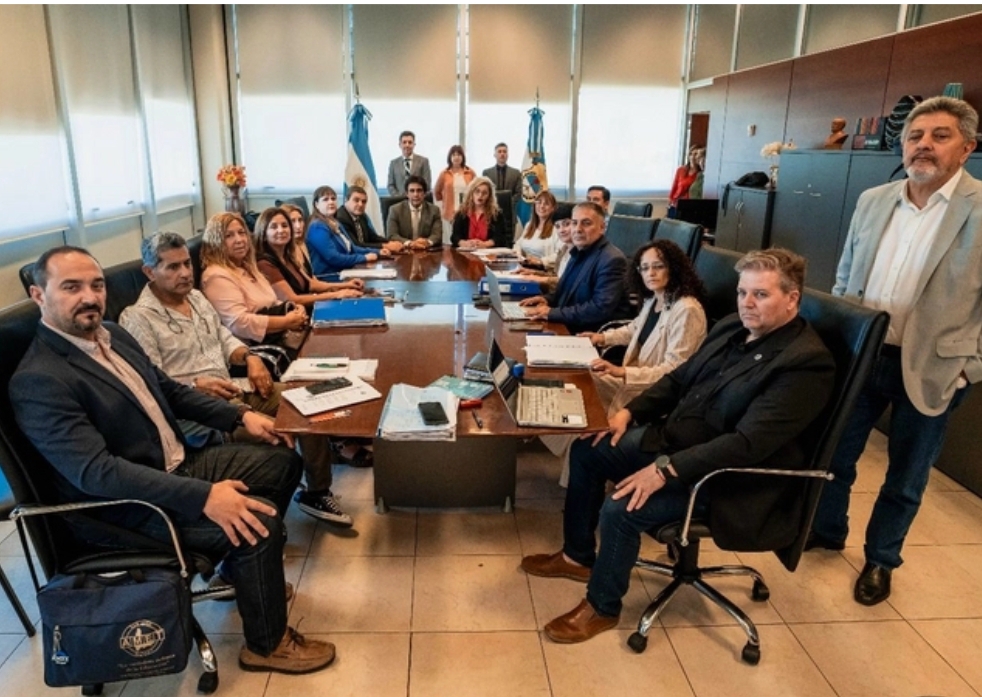 Paritaria con gremios docentes