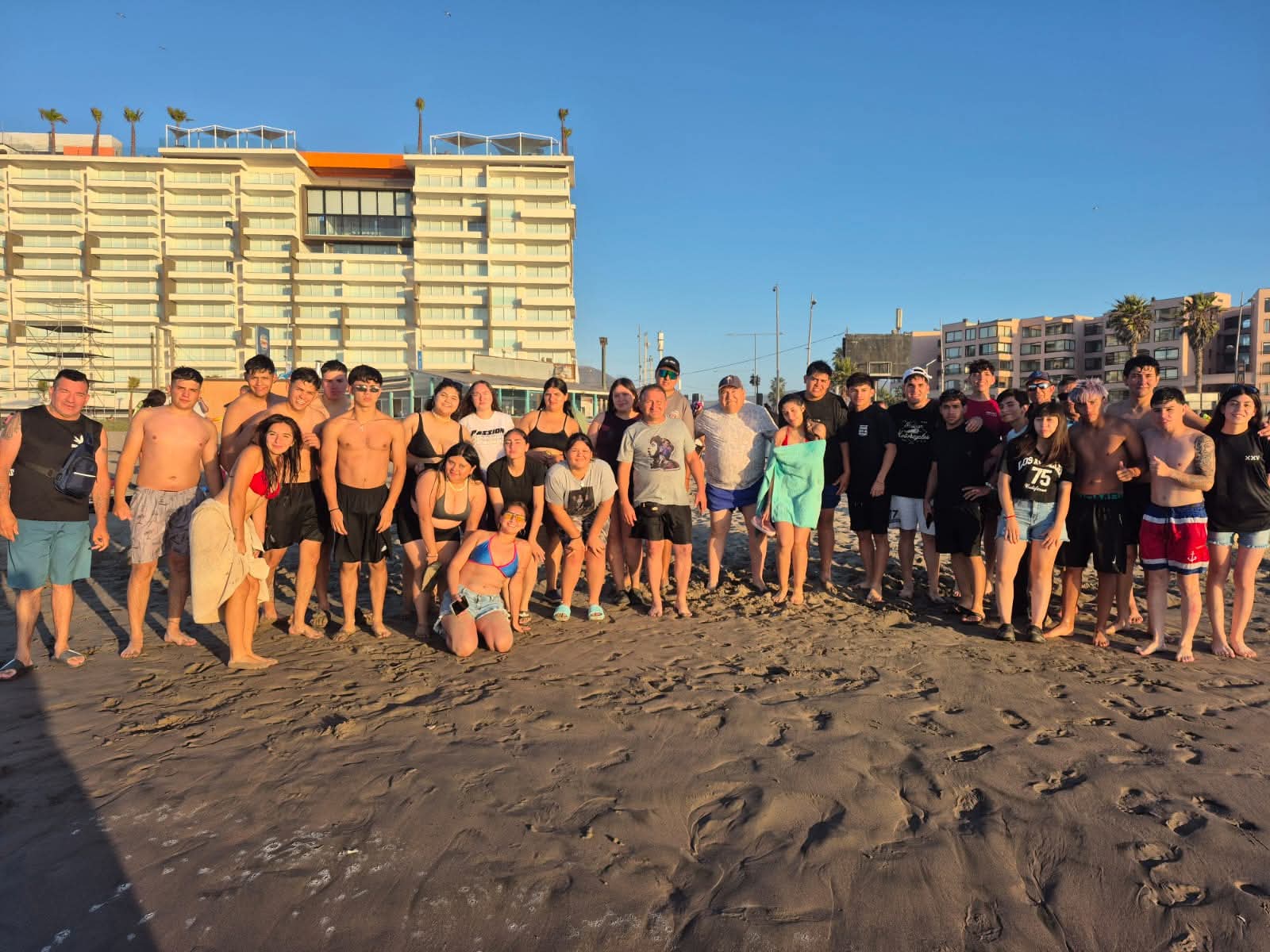 El intendente de Ullum acompañó a estudiantes de la EPET N°9 en su viaje de egresados