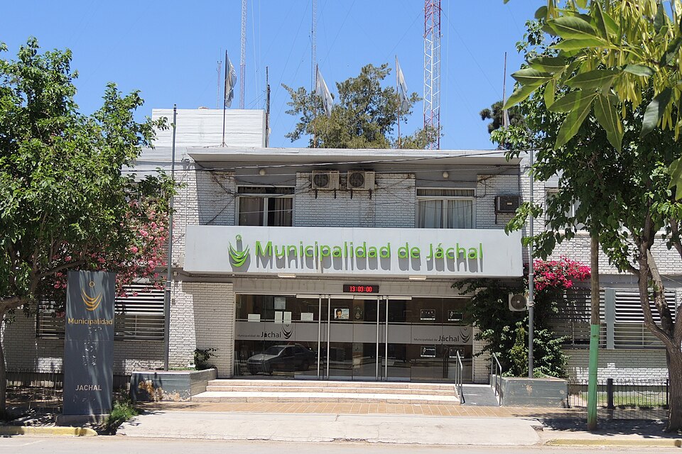 Renuncias y cambios en algunas municipalidades