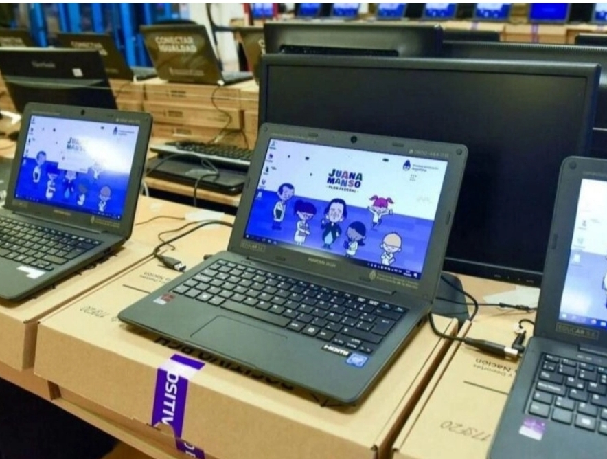 “Transformar la secundaria” la ministra de Educación confirmó nueva entrega de computadoras