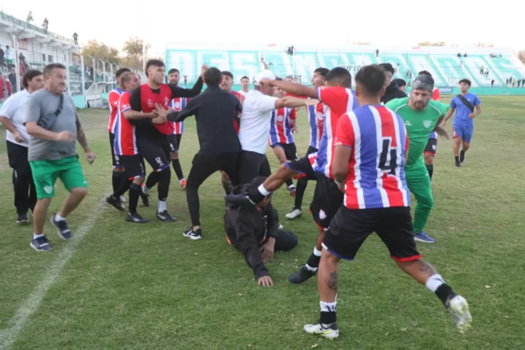 Silbato en silencio: San Juan detiene el fútbol en respaldo a Chiqui Mafia