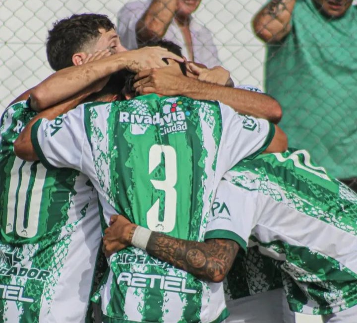 Desamparados impuso su jerarquía y festejó en casa ajena