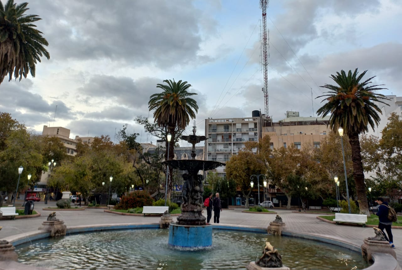 Calor persistente y tormentas aisladas marcarán el jueves