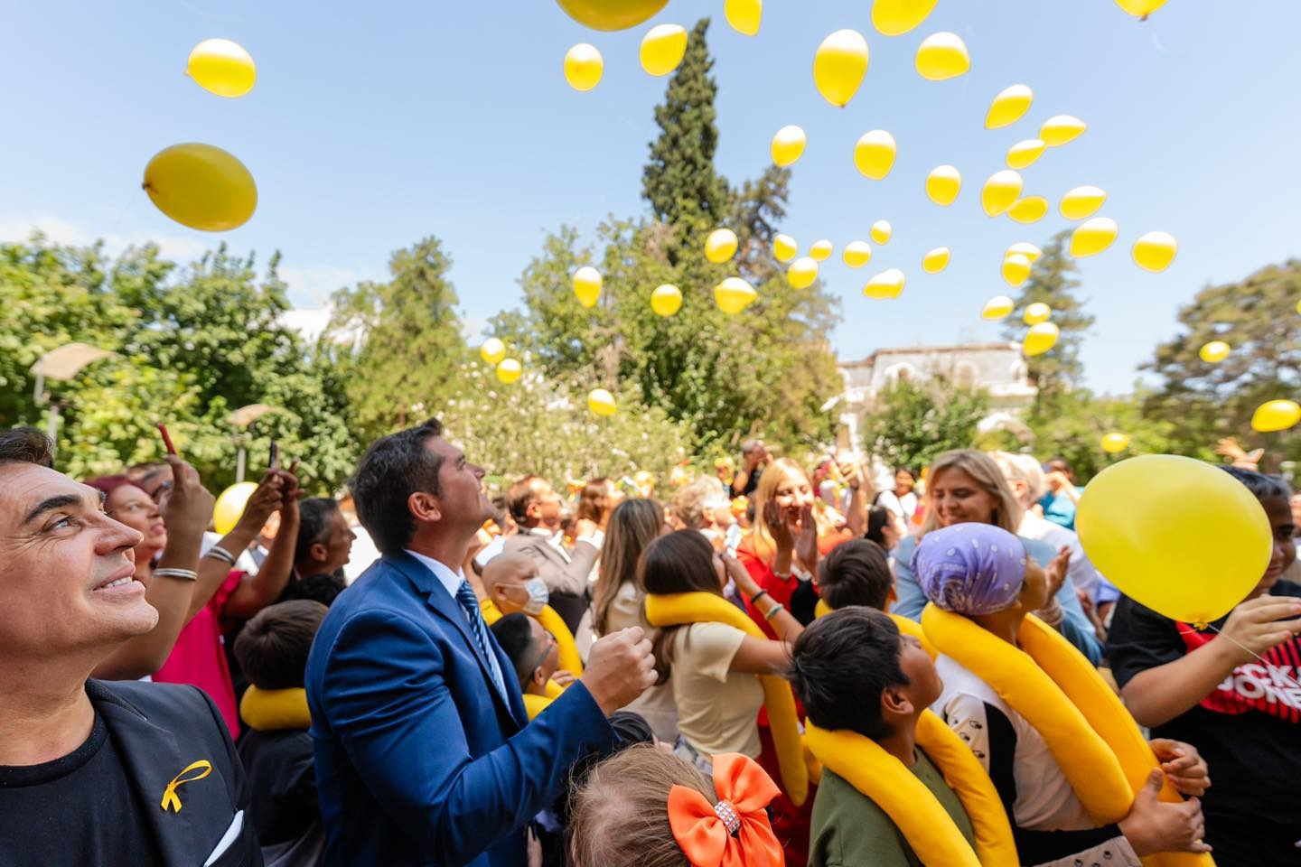 Orrego acompañó la suelta de globos por el Día de la Lucha contra el Cáncer Infantil
