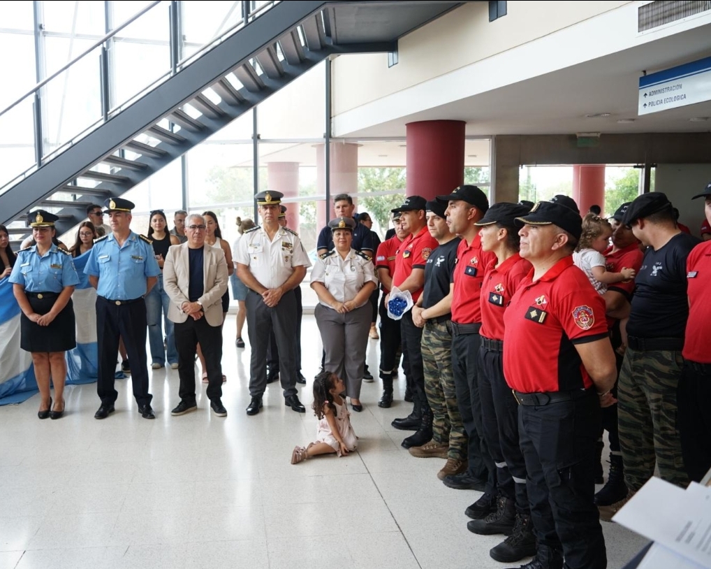 San Juan recibió a los brigadistas que combatieron incendios en el sur del país