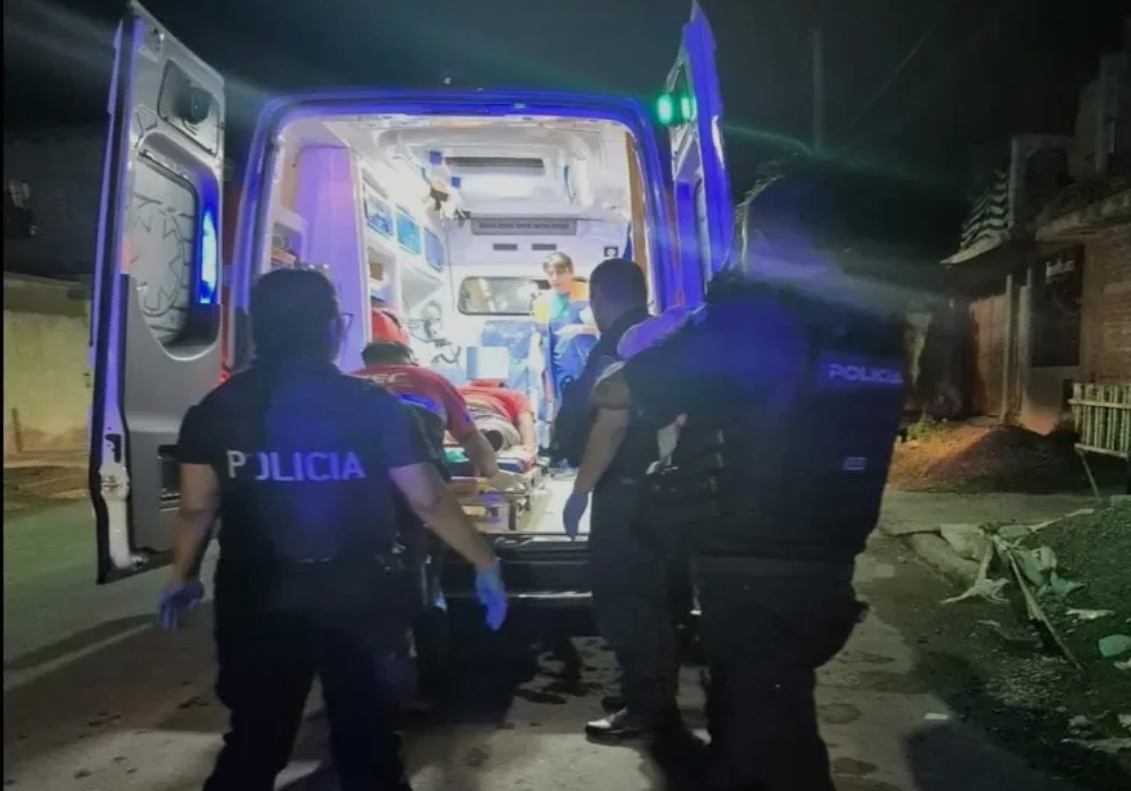 Héroes en uniforme: policías asisten un parto en la vía pública y salvan a un bebé