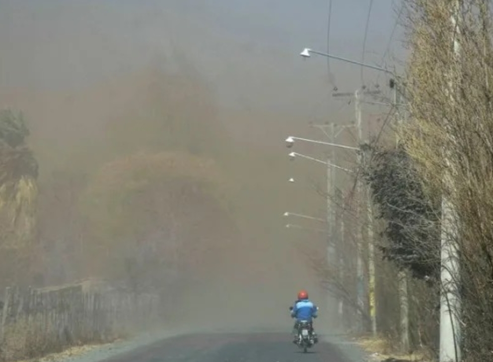 Viento sur con ráfagas intensas y leve baja de temperatura en San Juan