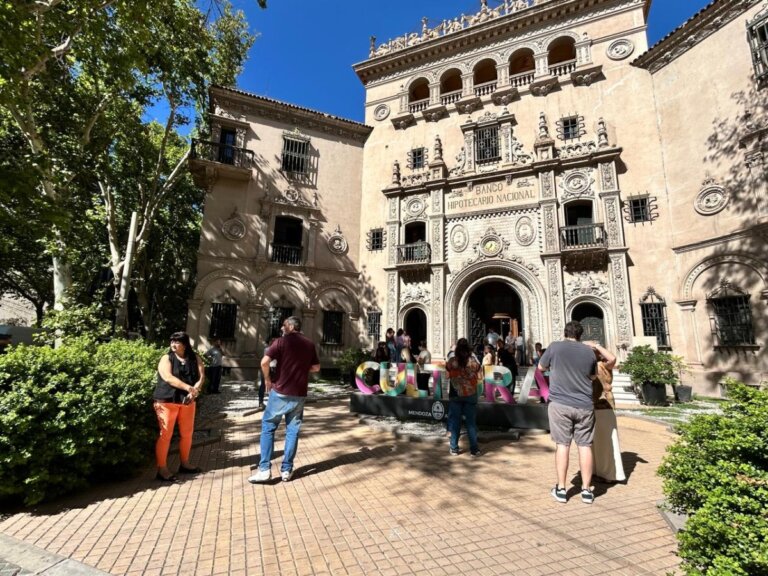 a5d86683-3469-48d1-b6e7-a42e0e27497d