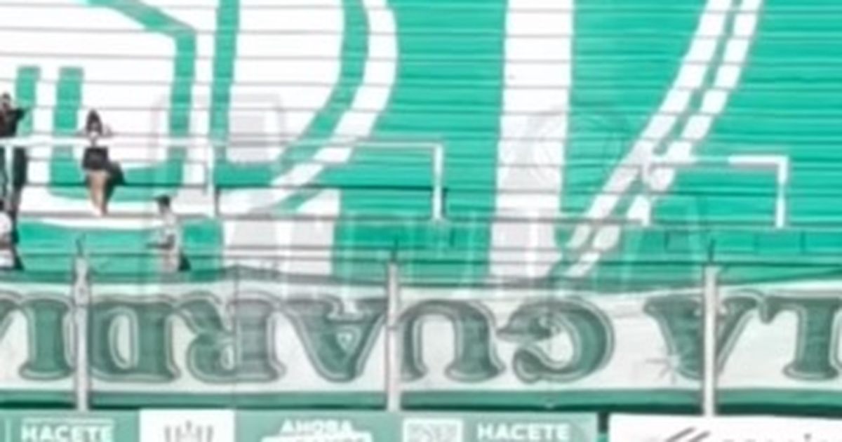 Clima caliente en Desamparados: el gesto de las banderas que apunta a la Comisión