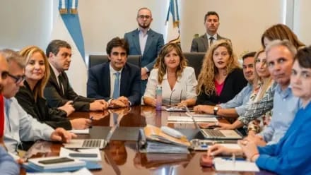 En una nueva reunión paritaria, el Gobierno recibió una propuesta por escrito
