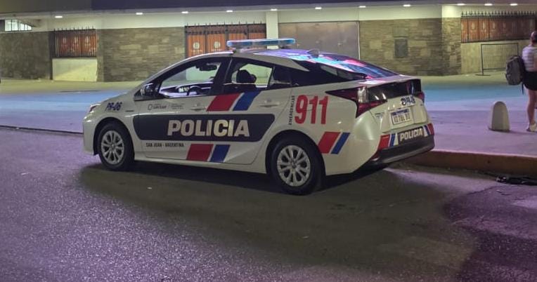 Héroes de uniforme: policías salvan a bebé que se ahogaba con un juguete
