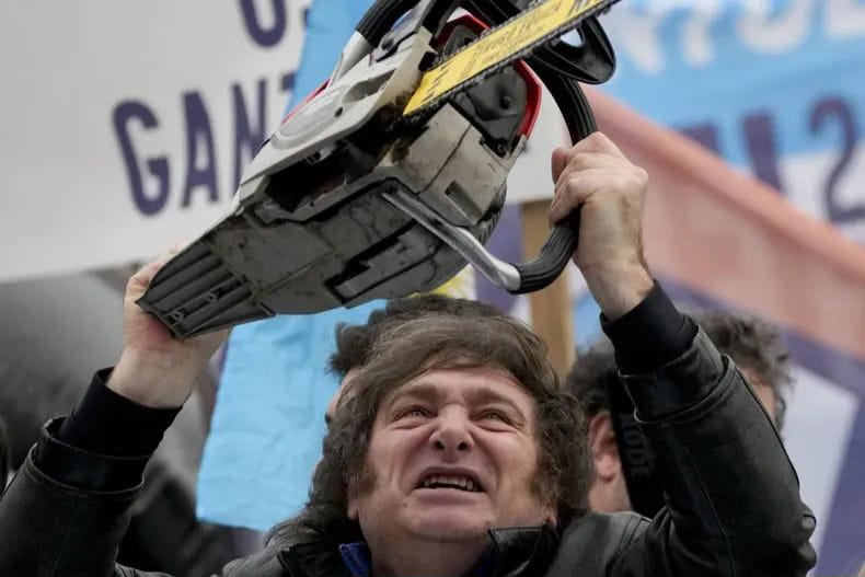 Motosierra al gasto social: el Gobierno elimina 900.000 planes y llegan vouchers