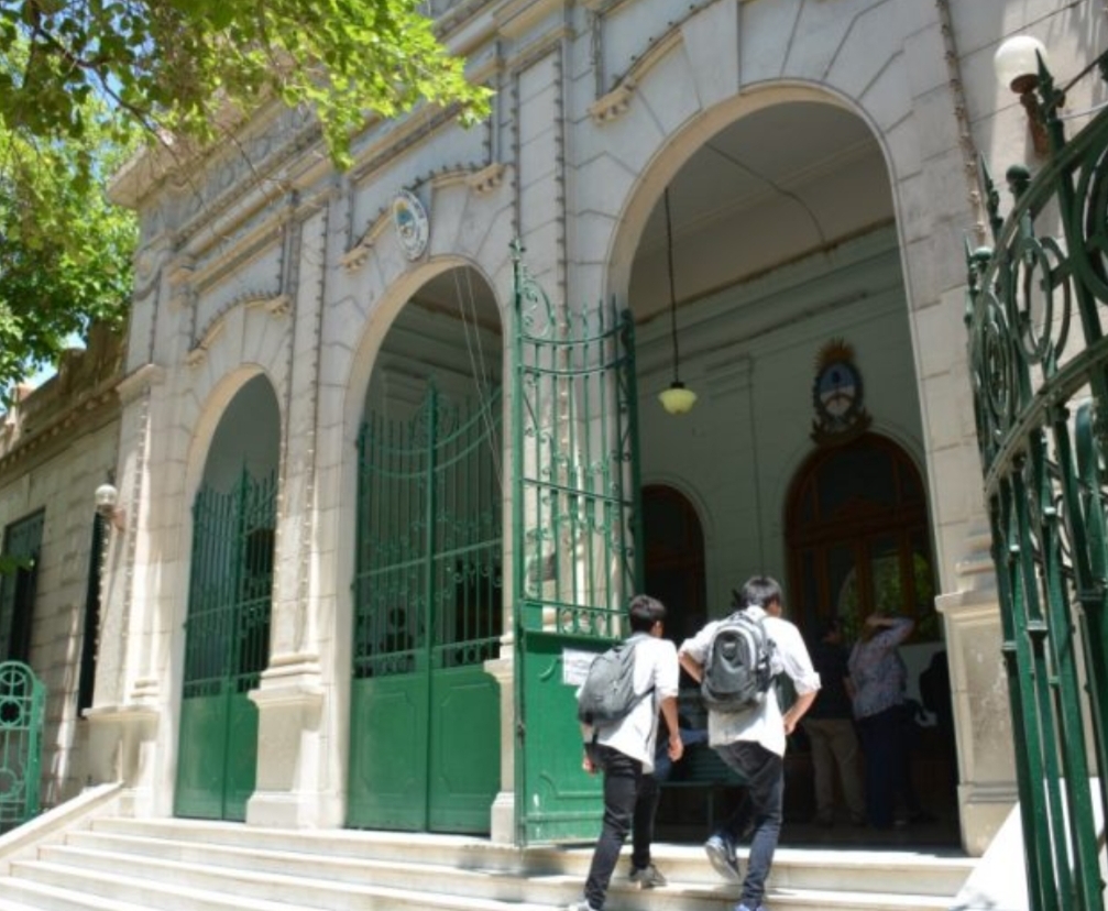 Fechas confirmadas para reubicar alumnos que aún no tienen vacantes en nivel secundario