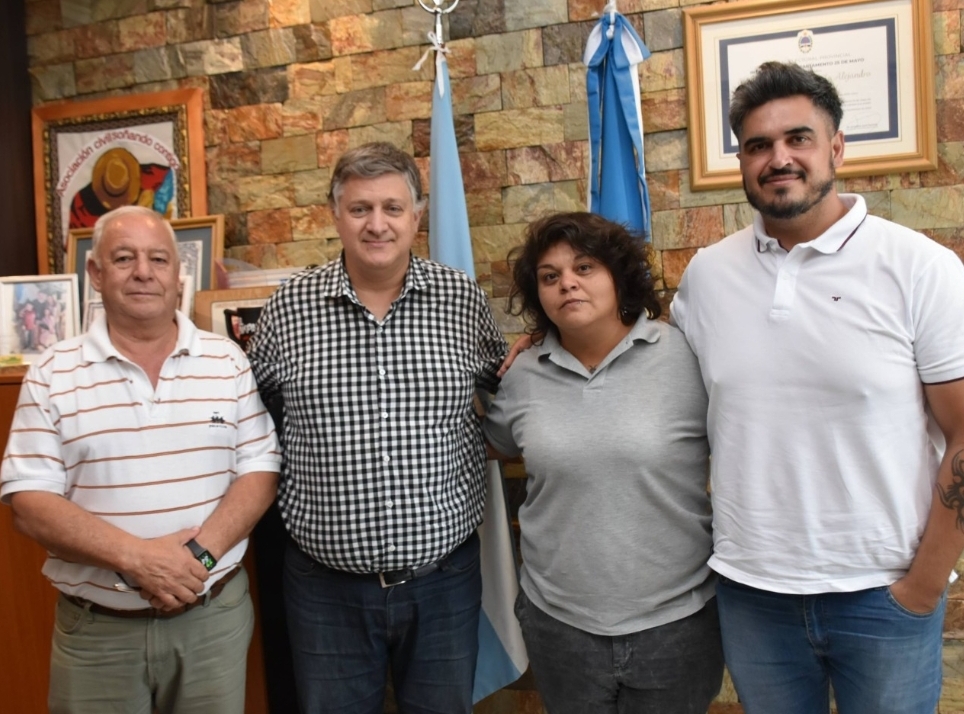 El intendente de 25 De Mayo estuvo en reunión con Bomberos Voluntarios del departamento