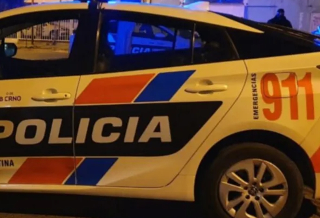 Se le paró el auto y lo apuñalaron para robarle