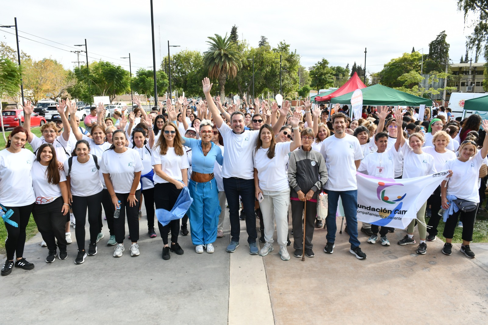 Más de 300 personas participaron en la caminata por la prevención del cáncer cervicouterino