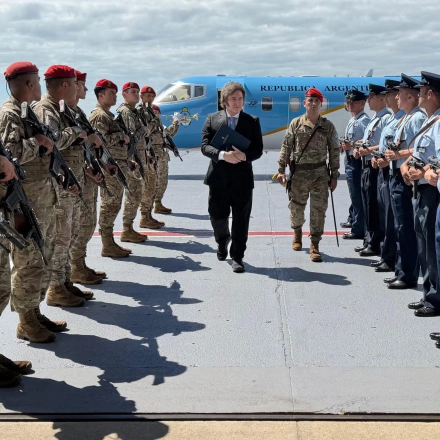 Denuncian que Milei le ofreció a Trump el Puerto de Ushuaia como pago para entrar a la Junta por la Paz