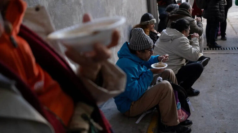 pobreza-argentina-javier-milei-foto-afp