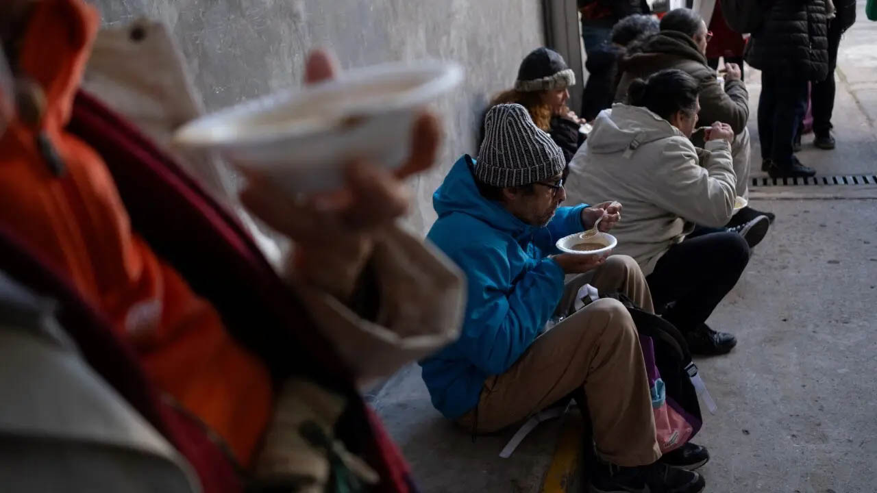 La Nación reveló que cada vez más argentinos se saltean una comida