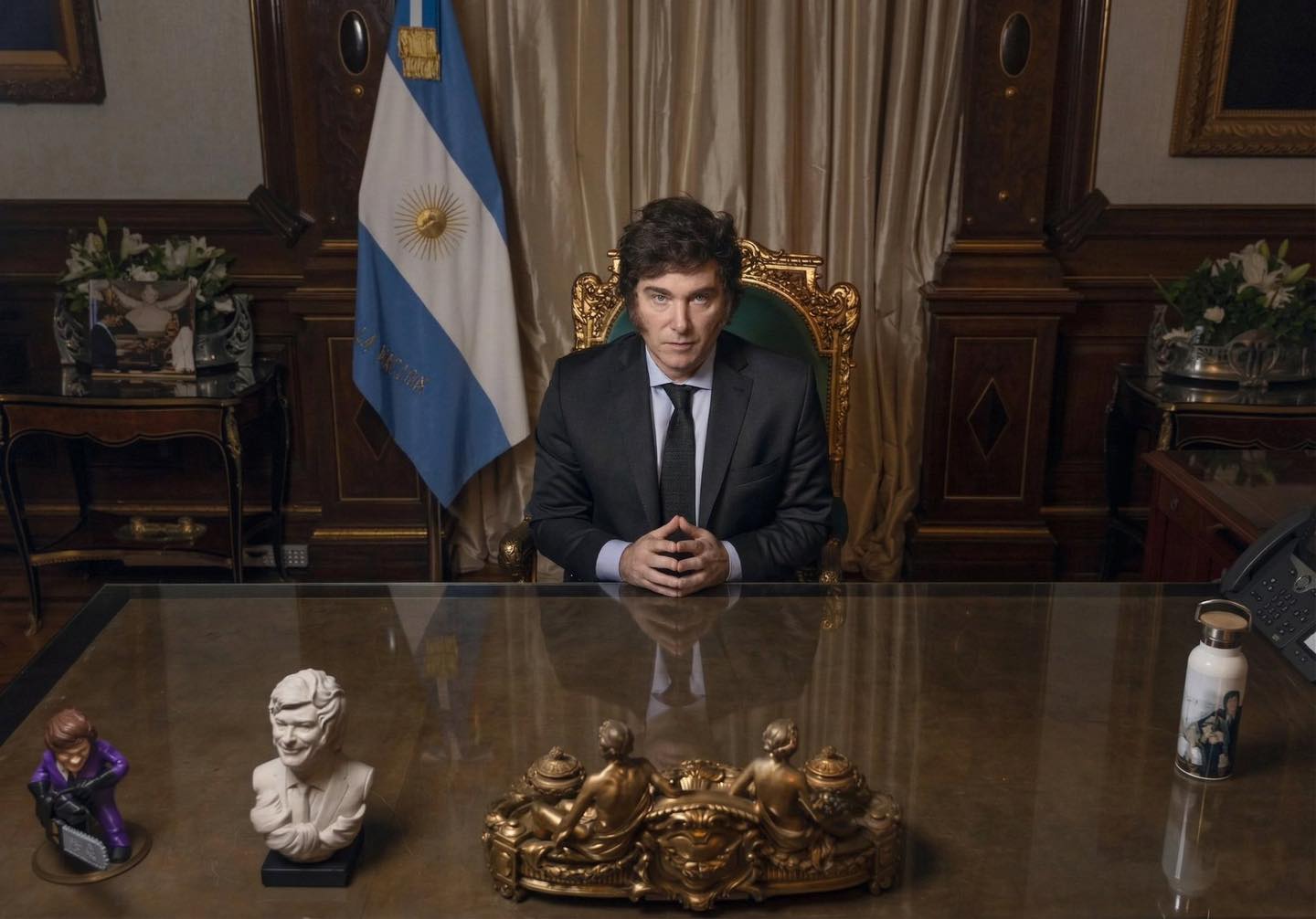 El gobierno evalúa adelantar las presidenciales para mayo de 2027 por la crisis económica