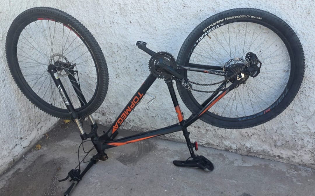 Encontraron una bicicleta abandonada y la Policía busca a su dueño
