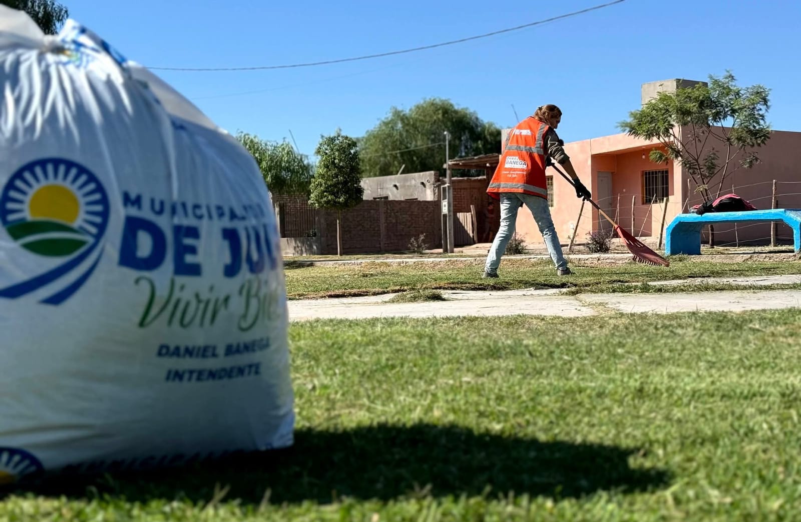La municipalidad de 9 de Julio avanza con tareas de limpieza integral y fumigación en el departamento