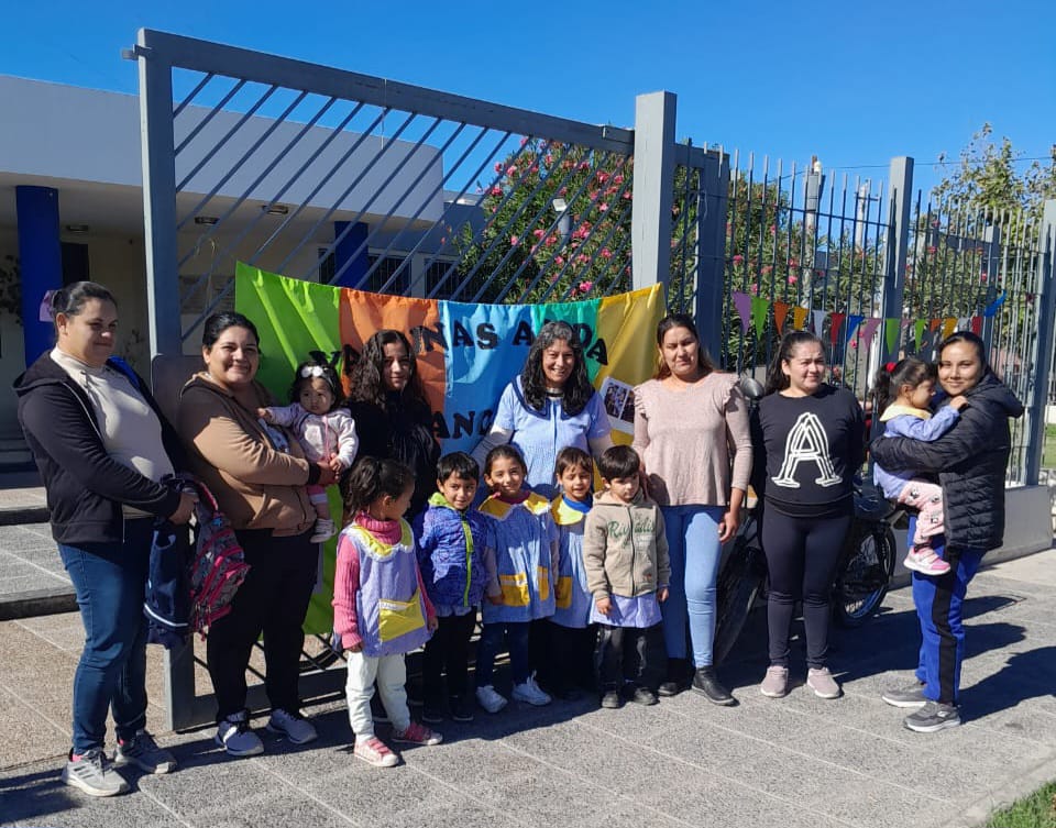 Entre juegos y cuidados, los más pequeños de la Escuela Esteban de Luca aprenden sobre vacunación