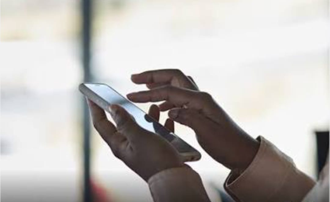 De un posteo al tribunal: le dijo “cornudo” a su ex y ahora tendrá que pagarle una fortuna