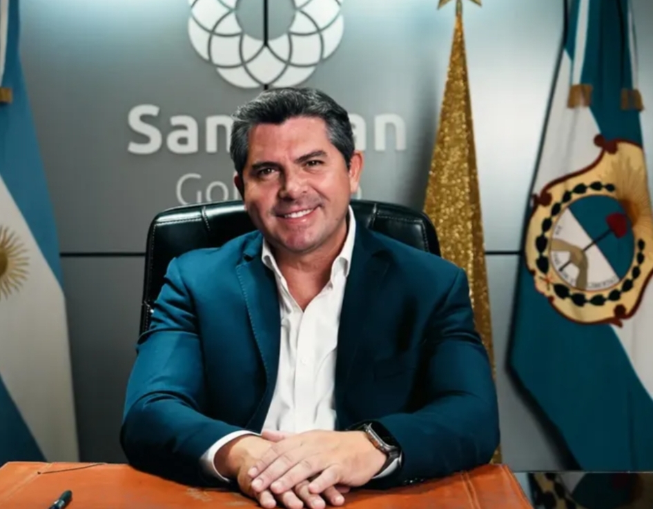 El gobernador Marcelo Orrego celebró que se aprobó la Ley de Glaciares