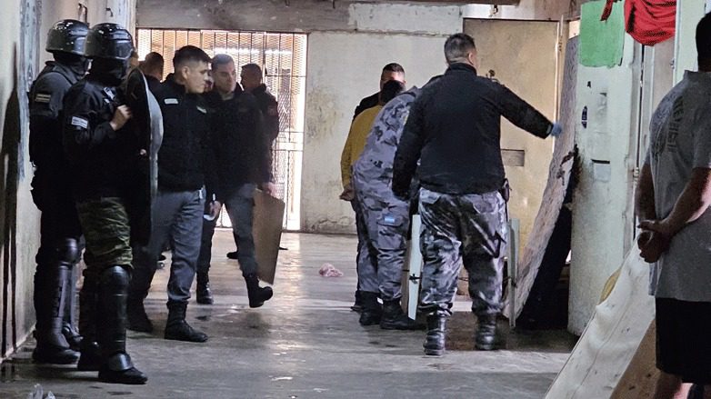 Un operativo policial  dejo 6 vecinos con detención en 9 de Julio