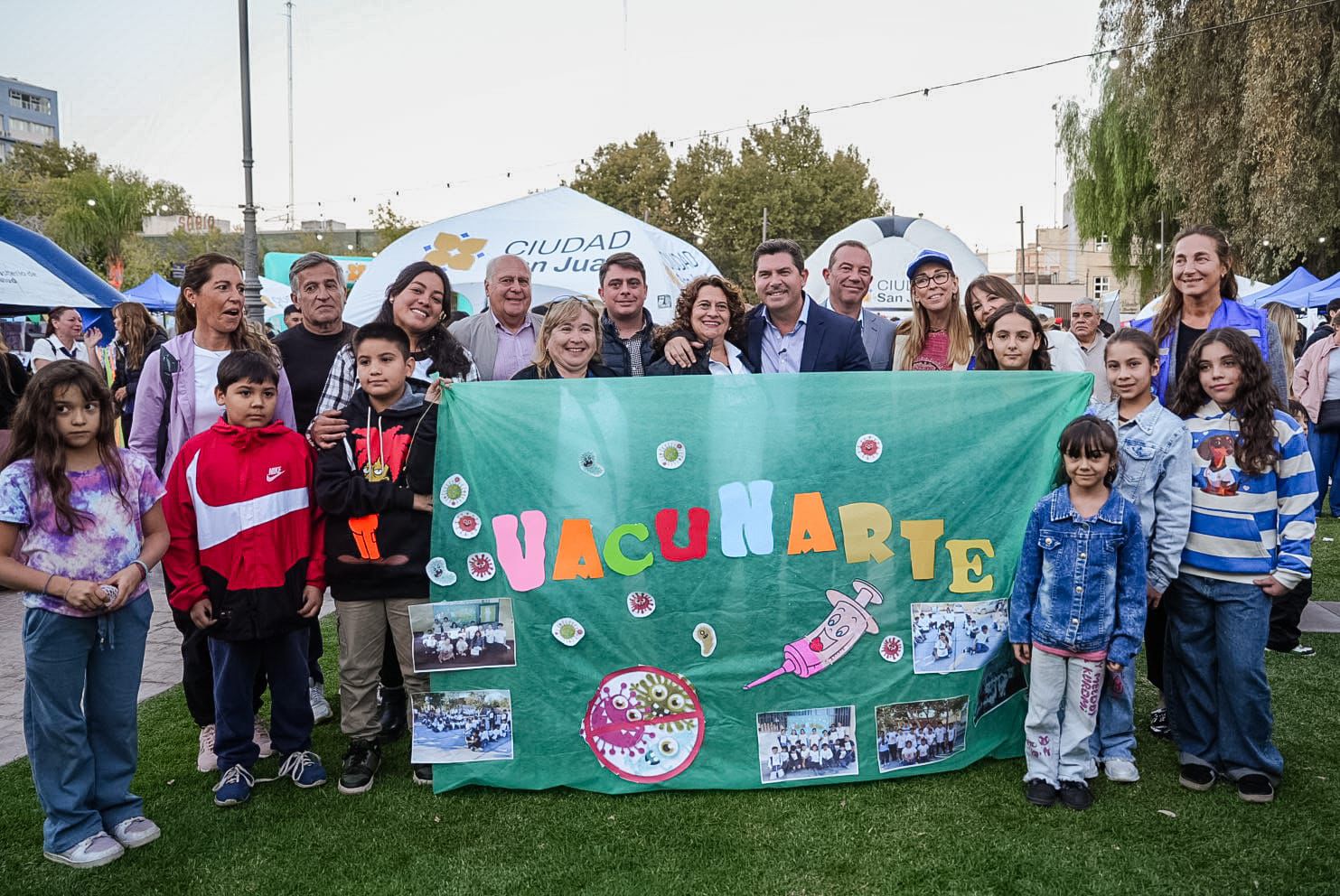 El gobernador Orrego encabezó acciones sanitarias y presentó una nueva edición de VacunArte+ en San Juan