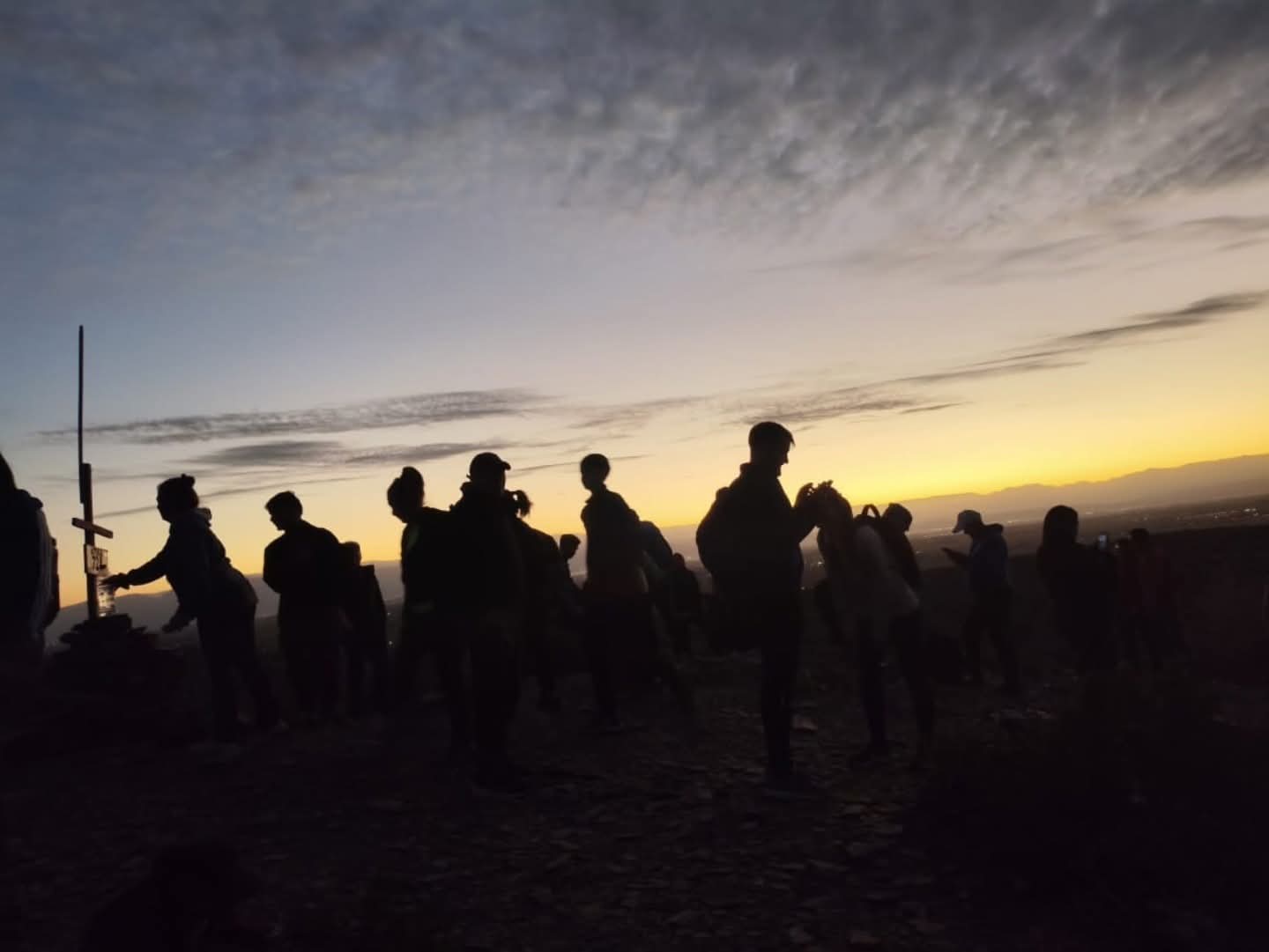 Bajo la luna llena, San Martín volvió a brillar con el senderismo nocturno