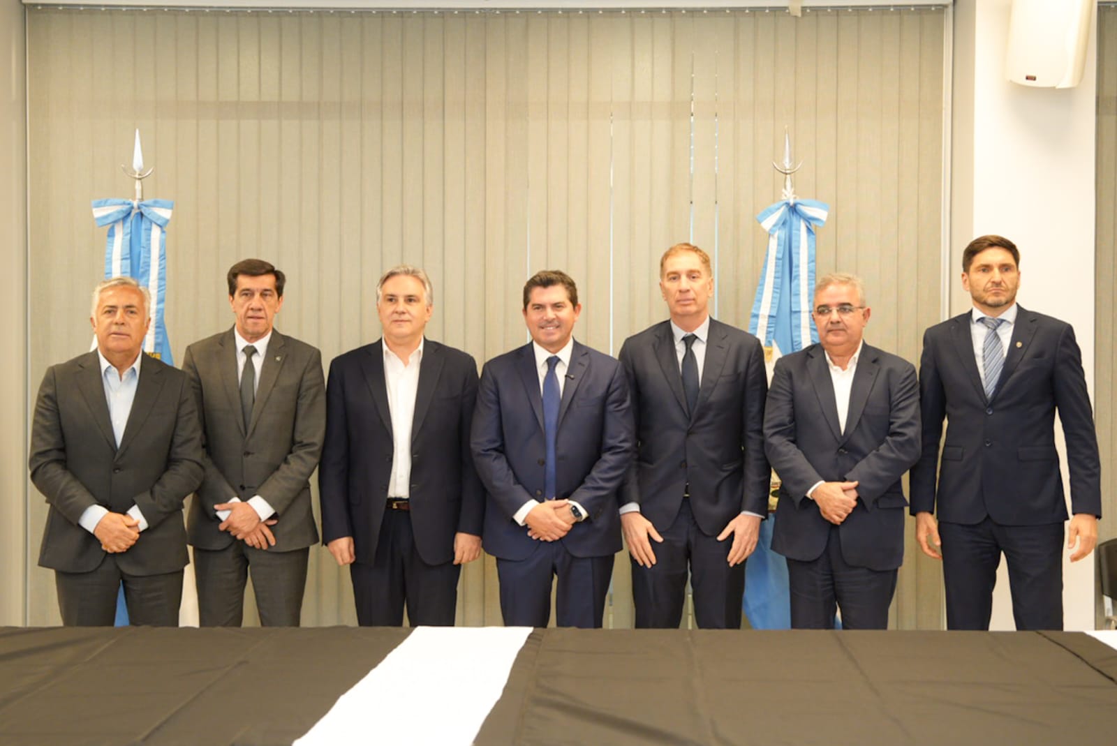 Orrego recibió a gobernadores y firmó convenios clave con Santa Fe y Mendoza para potenciarla industria y seguridad
