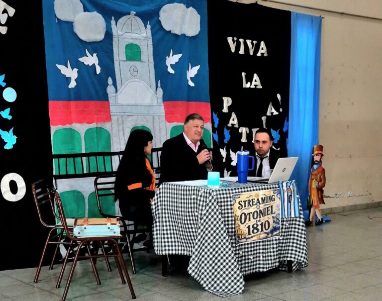 Rodolfo Jalife acompañó el acto patrio de la Escuela Otoniel Fernández