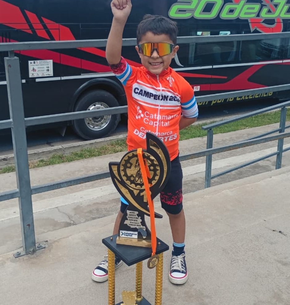 Orgullo de Chimbas: Liam, campeón nacional de ciclismo a los 5 años