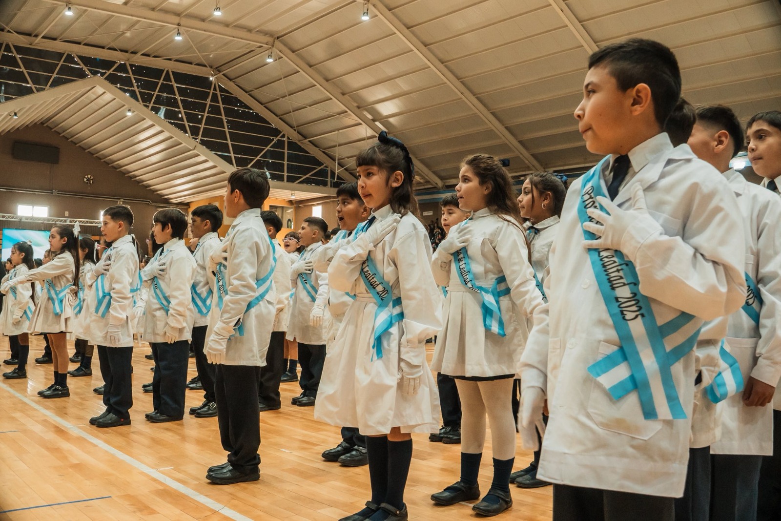El Compromiso Nos Une 2026: más de 1.400 estudiantes de Rawson prometerán lealtad a la Bandera Argentina