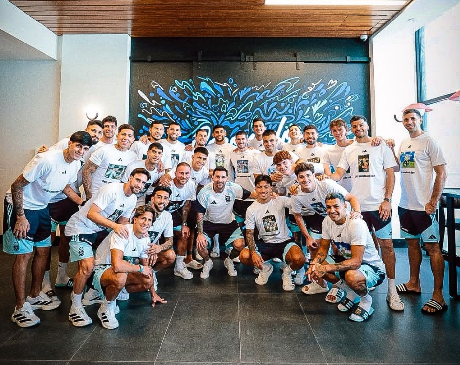 Homenaje cargado de mucha emoción hacía el 10 de nuestra selección