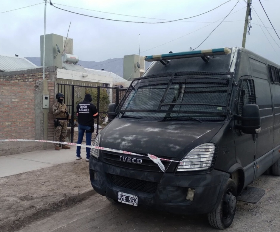 Operativo antidrogas en Pocito: realizan allanamientos en el barrio Las Pampas