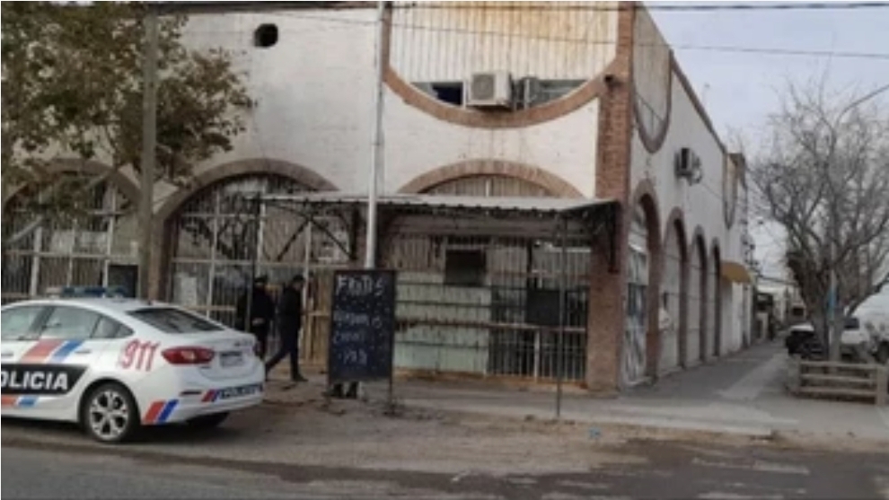 Millonario robo en un supermercado de Sarmiento: se llevaron $20 millones, carne y bebidas