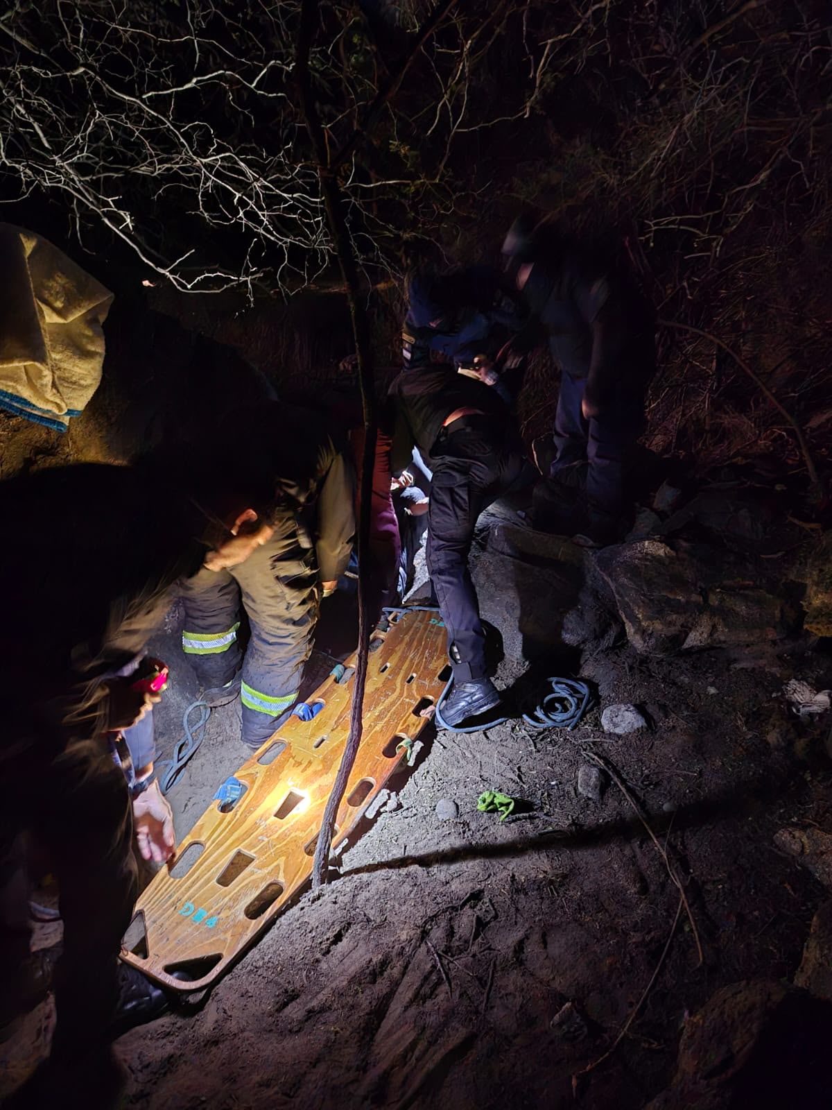 Rescatan a una adolescente tras cruzar el río en Valle Fértil: sufrió una caída y cuadro de hipotermia