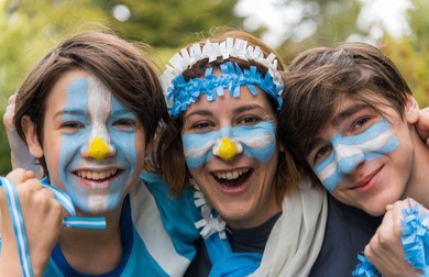 25 de Mayo palpita la previa de Argentina con sorteos, figuritas y una tarde para toda la familia