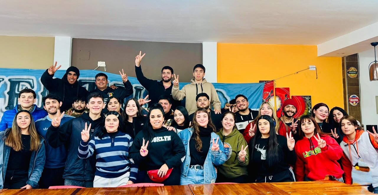 La Juventud Peronista en un acto de solidaridad y amor sirvió mas de 400 porciones de alimento en Chacritas