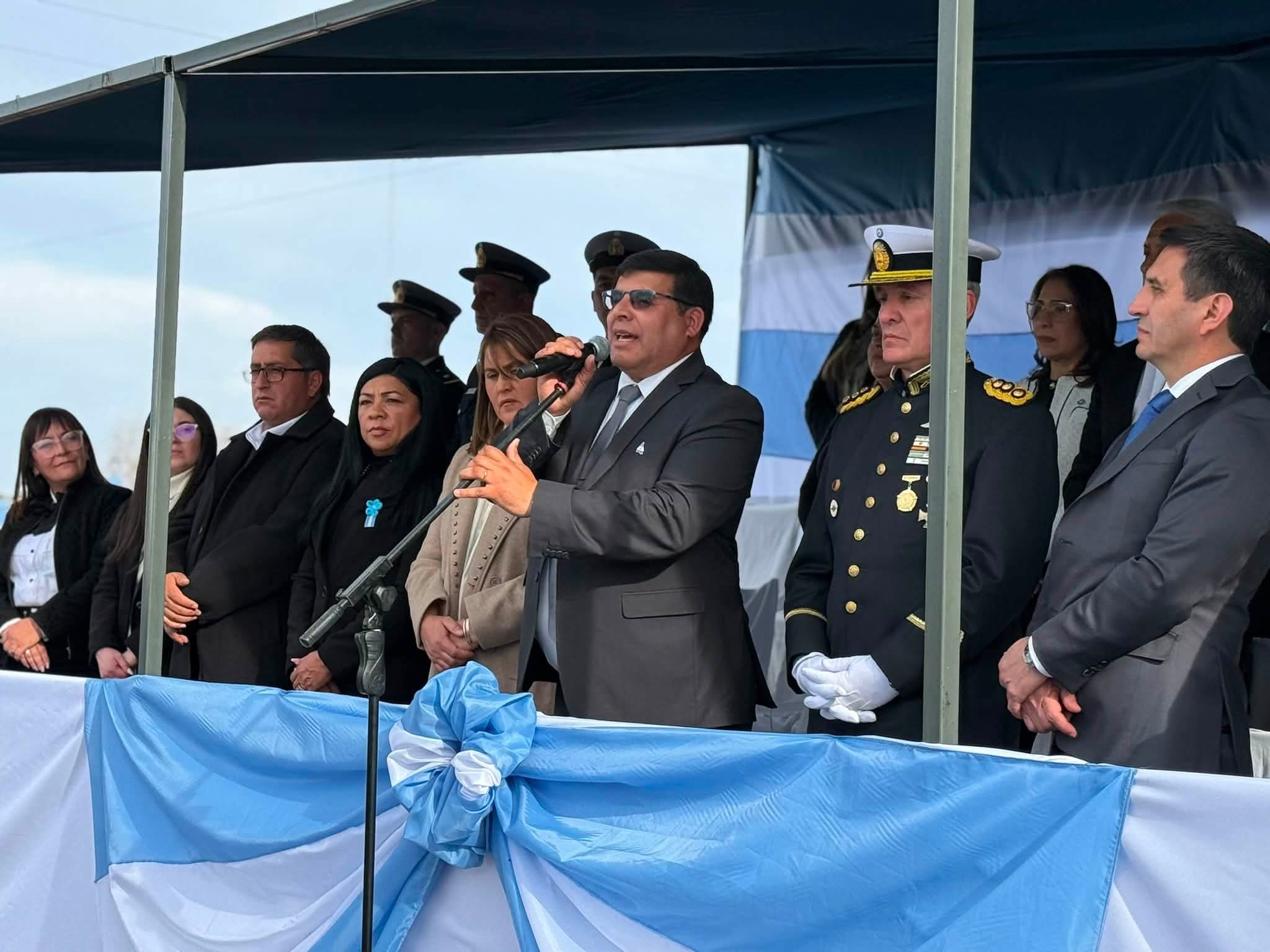 9 de Julio se vistió de celeste y blanco con el desfile del Dia de la Independencia