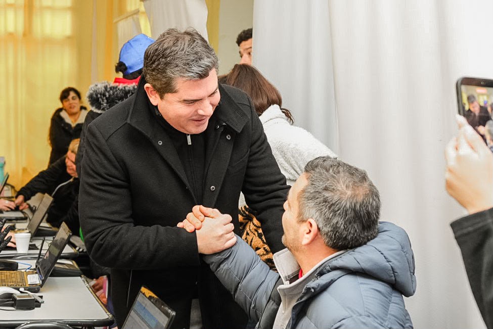 Orrego visitó San Juan Cerca en Pocito, que incorporó regularización dominial y prevención médica