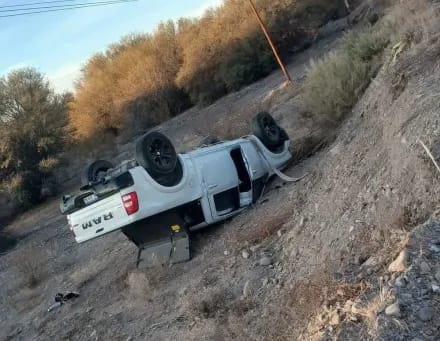 Una camioneta volcó en Ullum