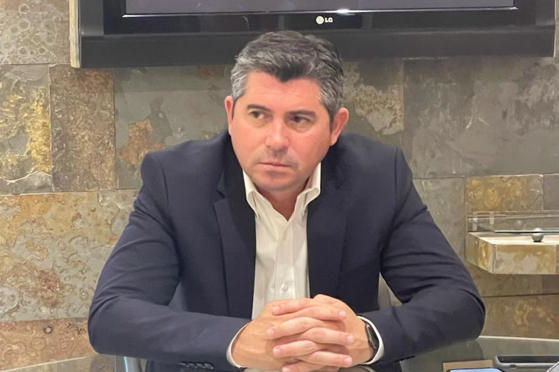 Orrego suspende su agenda internacional y vuelve a San Juan por la tragedia aérea